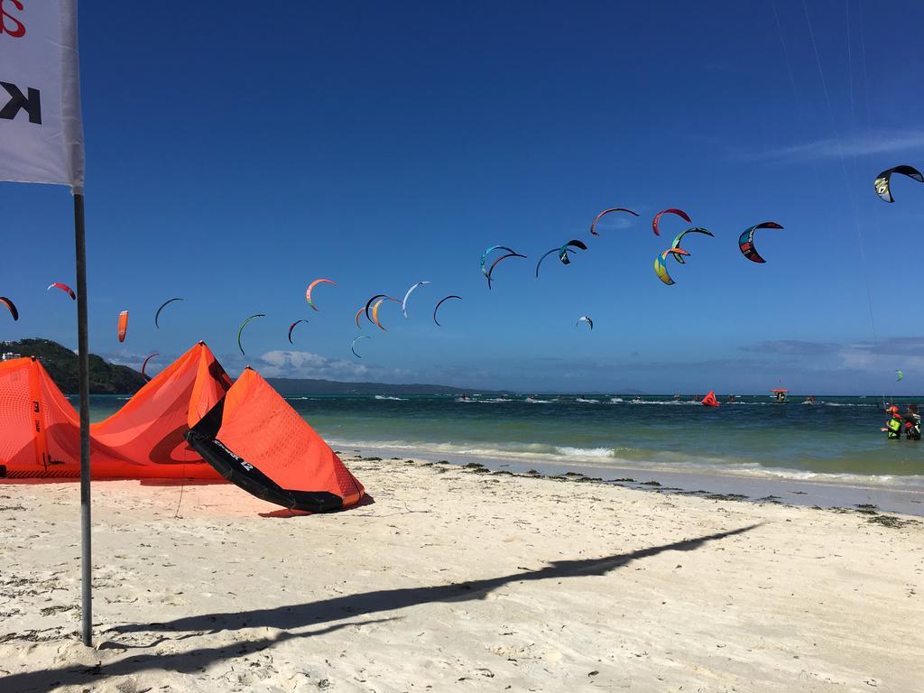Aissatou Beach Resort Balabag  Exteriör bild